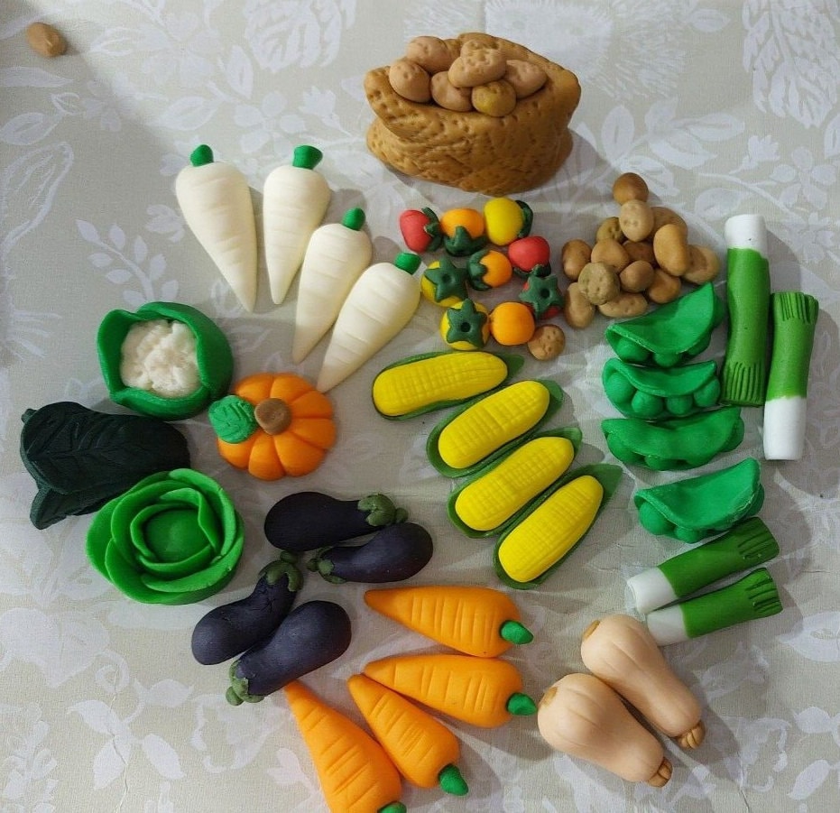 MINI Vegan 3D Edible sugar vegetables gardening birthday allotment Peter Rabbit