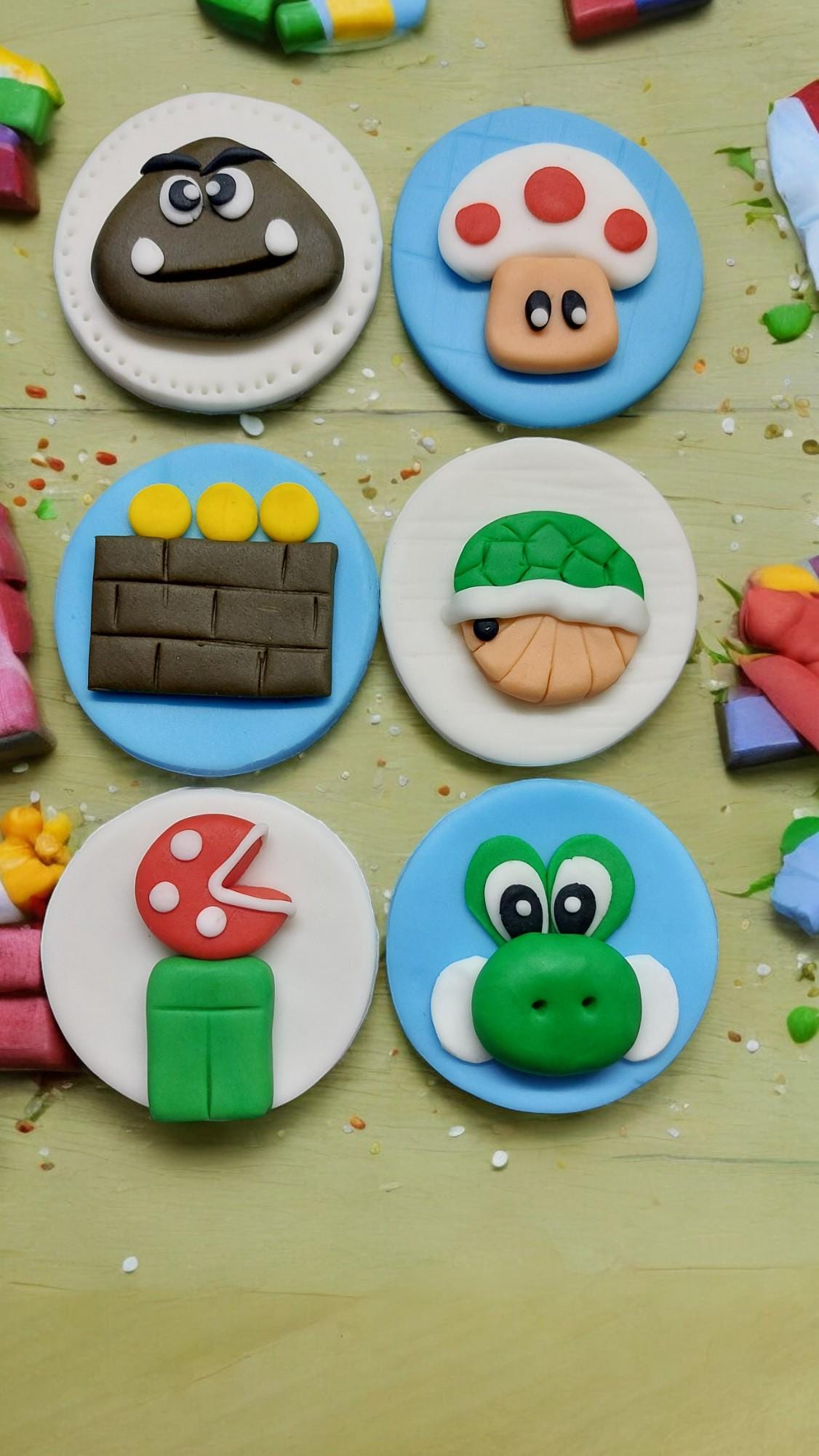 Super Mario Luigi Fondant cupcake toppers (Vegan)