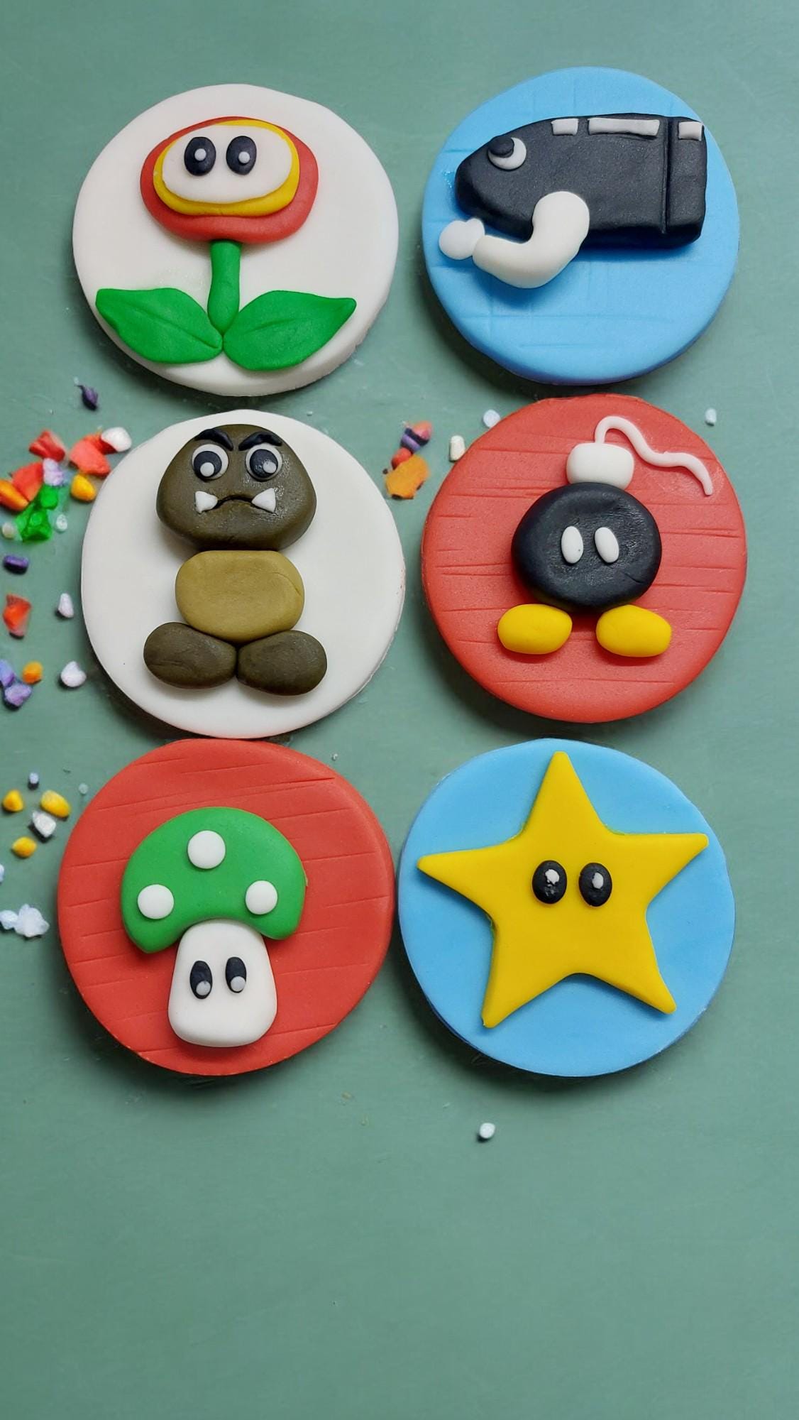 Super Mario Luigi Fondant cupcake toppers (Vegan)