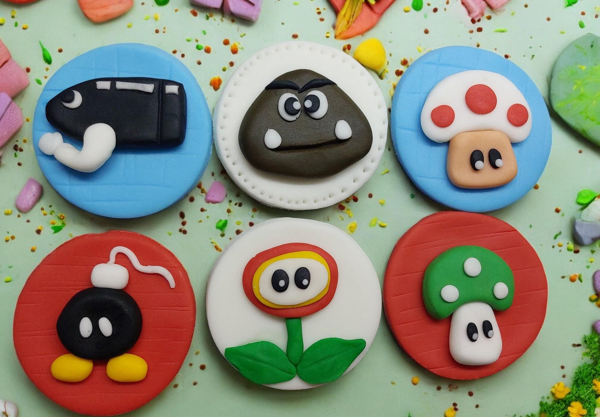 Super Mario Luigi Fondant cupcake toppers (Vegan)